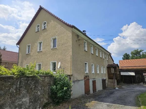 Immobilie in Vierkirchen - Großzügiges Wohnhaus mit Idyllischem Garten in Hilbersdorf - Bild 1