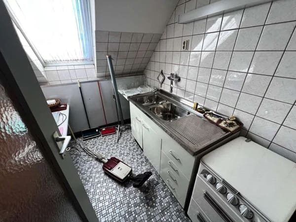 Immobilie in Lohfelden - Sofort frei zum Bezug! 2 Häuser, Gewerbehalle & Büroeinheit direkt im Zentrum von Lohfelden - Bild 4