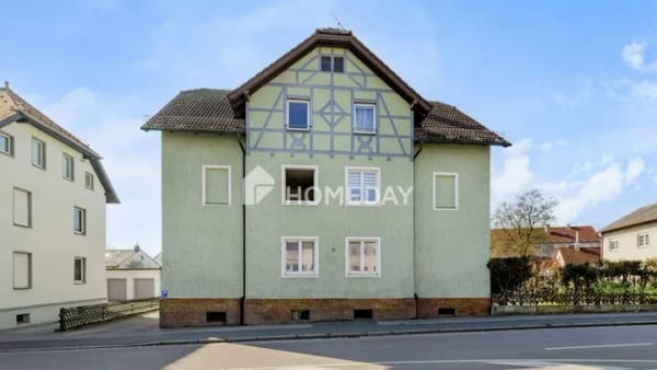 Immobilie in Amberg - Attraktives MFH zentral in Amberg: 5 vermietete Wohnungen, Garagen und Stellplätze im Innenhof - Bild 2