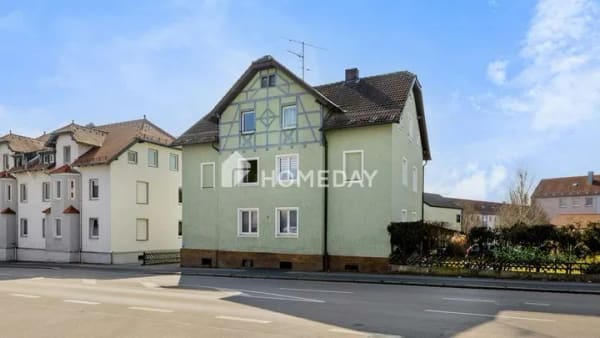 Immobilie in Amberg - Attraktives MFH zentral in Amberg: 5 vermietete Wohnungen, Garagen und Stellplätze im Innenhof - Bild 4