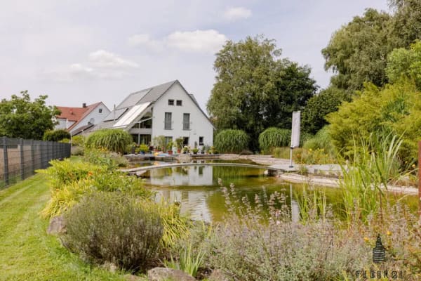 Immobilie in Bergkirchen - Autarkes Luxus-Refugium vor den Toren Münchens - Ihre Bio-Solar-Residenz der Extraklasse - Bild 0