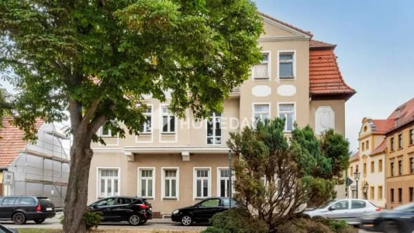 Immobilie in Pegau - Stadtvilla mit großzügigem Raumangebot und Entwicklungschance für Investoren oder Eigennutzer - Bild 2