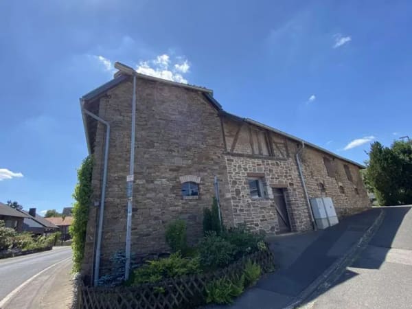 Immobilie in Nettersheim - Denkmalgeschützte Hofanlage - Einfamilienhaus mit Stallungen - umfangreiche Ausbauchancen - Bild 2