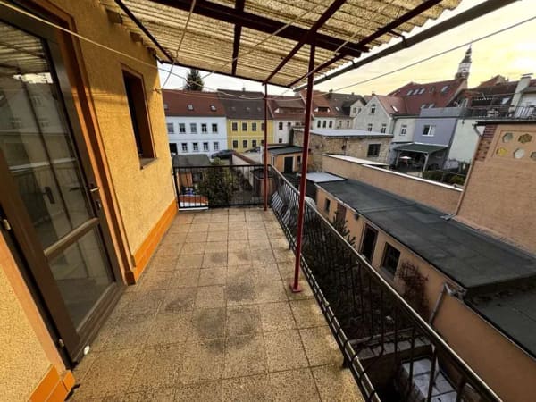 Immobilie in Kamenz - Kamjenc - Stadthaus mit eigenen Parkplätzen und kleinem Garten im Zentrum von Kamenz - Bild 1