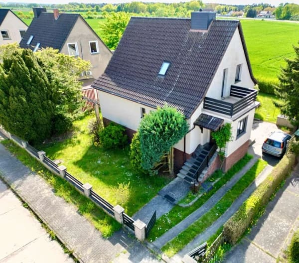 Immobilie in Stendal - Ein Haus, viele Möglichkeiten – viel Platz zum Wohnen, Arbeiten und Wohlfühlen auf drei Ebenen - Bild 1
