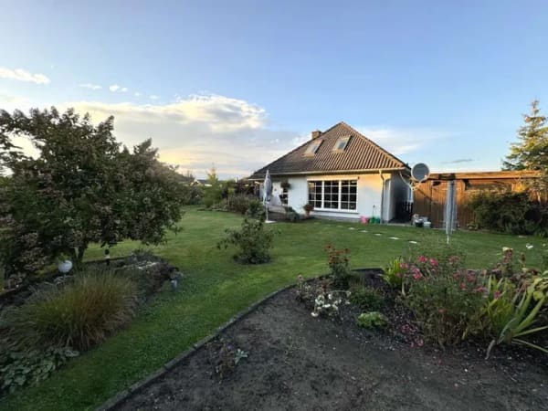 Immobilie in Poppendorf - Charmantes Einfamilienhaus im Bungalowstil - Bild 1