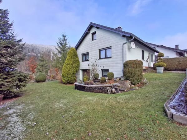 Immobilie in Ludwigsstadt - Raum für Ideen - EFH mit Garten in naturnaher Lage - Bild 1