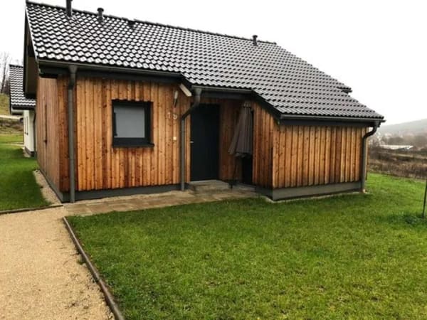 Immobilie in Mistelgau - Freistehender Bungalow im Feriendorf Obernsees: vollmöbliert und ausgestattet - Bild 1