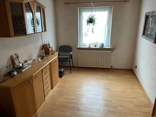 Immobilie in Grafenwöhr - Bayern Grafenwöhr - 2- Familienhaus mit schönem Garten in ruhiger Lage - Bild 4
