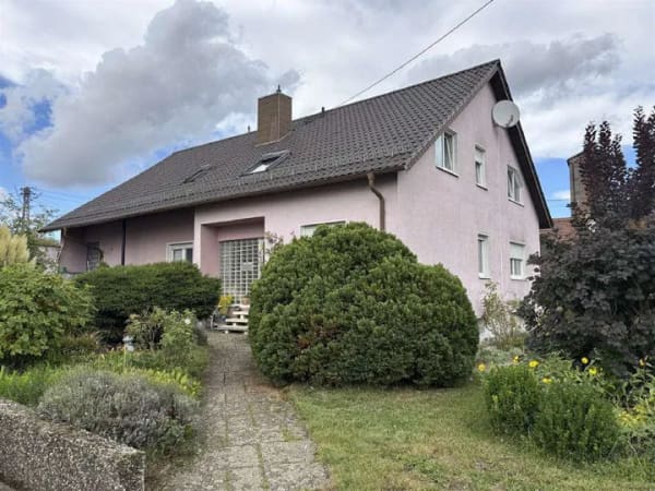 Immobilie in Bechhofen - Zweifamilienwohnhaus in Bechhofen mit großem Grundstück in schöner Wohnlage - Bild 0