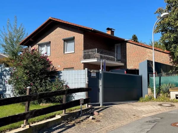 Immobilie in Auetal - Willkommen im neuen Zuhause!
Einfamilienhaus 
mit Einliegerwohnung
- auch für Kapitalanleger - - Bild 0