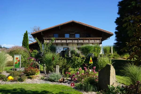 Immobilie in Bodenmais - *Mais/Bodenmais - Bay. Wald* Charm. Landhaus mit ELW in herrl. Lage auf 2300m² (+opt. 1200m² BG) - Bild 2