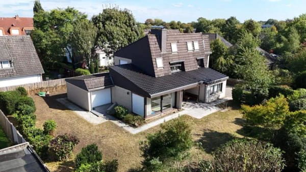 Immobilie in Wildeshausen - Einfamilienhaus auf ca. 206 m² Wohnfläche, zzgl. ausgeb. DB u. Garage - Bild 1