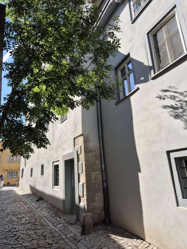 Immobilie in Rothenburg ob der Tauber - 2-Zimmer-Wohnung in zentraler Lage mit EBK - Bild 1