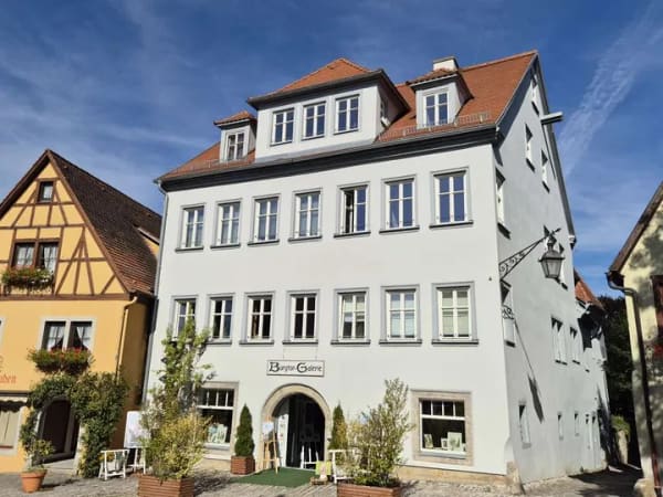 Immobilie in Rothenburg ob der Tauber - 2-Zimmer-Wohnung in zentraler Lage mit EBK - Bild 2