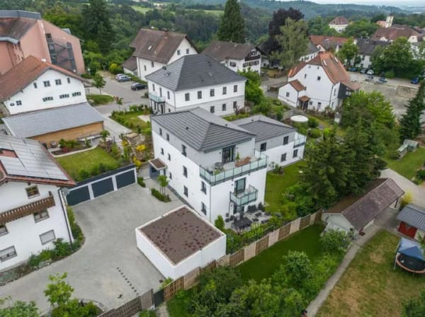 Immobilie in Mitterfels - Modernes Mehrfamilienhaus mit 4 Wohneinheiten im Luftkurort Mitterfels ! - Bild 2