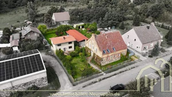 Immobilie in Gransee - Ungewöhnliches Ensemble mit Charakter und Potential in seenreicher Umgebung, bei Schloss Meseberg. - Bild 0