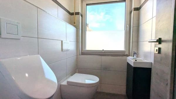 Immobilie in Arberg - Lichtdurchflutete Dachgeschosswohnung mit Ausbaupotenzial - Bild 2