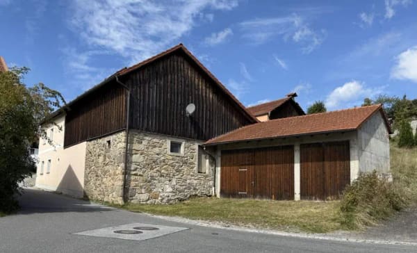 Immobilie in Röhrnbach - Sanierungsobjekt - Haus mit Halle/Garage/Stellfläche auf kleinem Grundstück - Röhrnbach - Bild 4