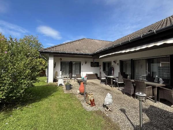 Immobilie in Mommenheim - Ein Bungalow in Mommenheim, viel Sonne, Stellplätze- alles dein! - Bild 1