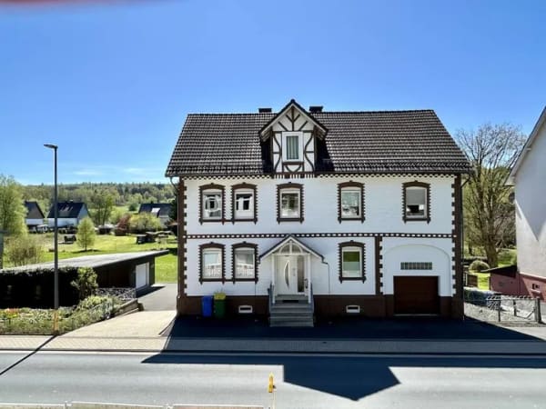 Immobilie in Burbach - Wohnen mit Freiraum. Charmantes Wohnhaus auf großem Grundstück in Burbach-Würgendorf. - Bild 0