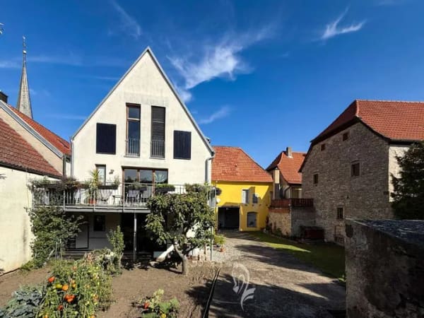 Immobilie in Volkach - Traumhaftes Ensemble:  Energieeffizientes (A) Einfamilienhaus mit Büro, großem Innenhof & Garten - Bild 0
