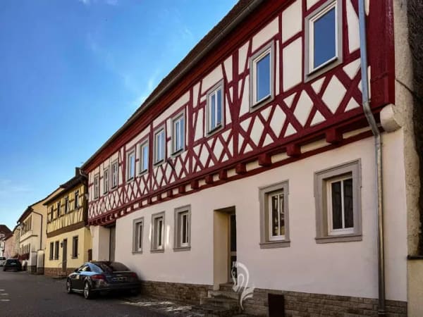Immobilie in Volkach - Traumhaftes Ensemble:  Energieeffizientes (A) Einfamilienhaus mit Büro, großem Innenhof & Garten - Bild 4