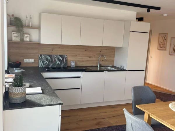 Immobilie in Tittmoning - Musterwohnung Deluxe. Neu + bezugsfertig! 3-Zi.-Penthouse + Dachterrasse + Lift + XXL TG. - Bild 1
