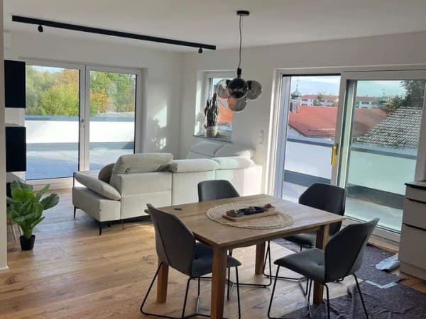 Immobilie in Tittmoning - Musterwohnung Deluxe. Neu + bezugsfertig! 3-Zi.-Penthouse + Dachterrasse + Lift + XXL TG. - Bild 2