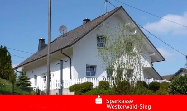 Immobilie in Daaden - Einziehen und Wohlfühlen - Einfamilienhaus mit tollem Weitblick  - Bild 0
