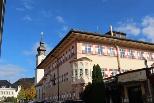 Immobilie in Aschau im Chiemgau - Renovierte 3-Zimmer-Wohnung am Aschauer Kirchberg - Bild 2