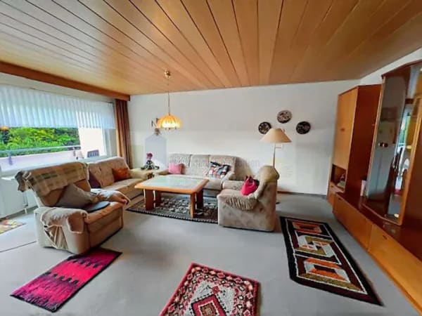 Immobilie in St. Georgen im Schwarzwald - St. Georgen - 4,5-Zimmer-Eigentumswohnung mit Balkon, Tiefgarage und schönem Blick in den Wald - ruhiges und naturnahes Wohnen auf der Seebauernhöhe! - Bild 3