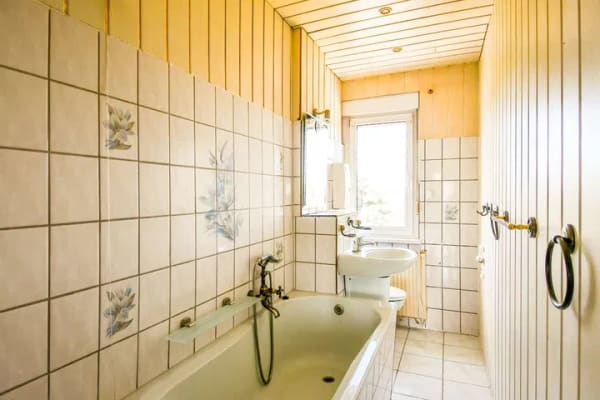 Immobilie in Oebisfelde-Weferlingen - Sanierungsbedürftige 3-Zimmer-Wohnung mit Balkon und guter Aussicht - Bild 3