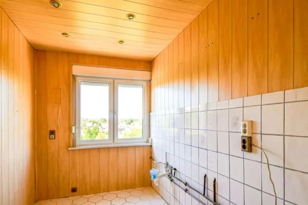 Immobilie in Oebisfelde-Weferlingen - Sanierungsbedürftige 3-Zimmer-Wohnung mit Balkon und guter Aussicht - Bild 4