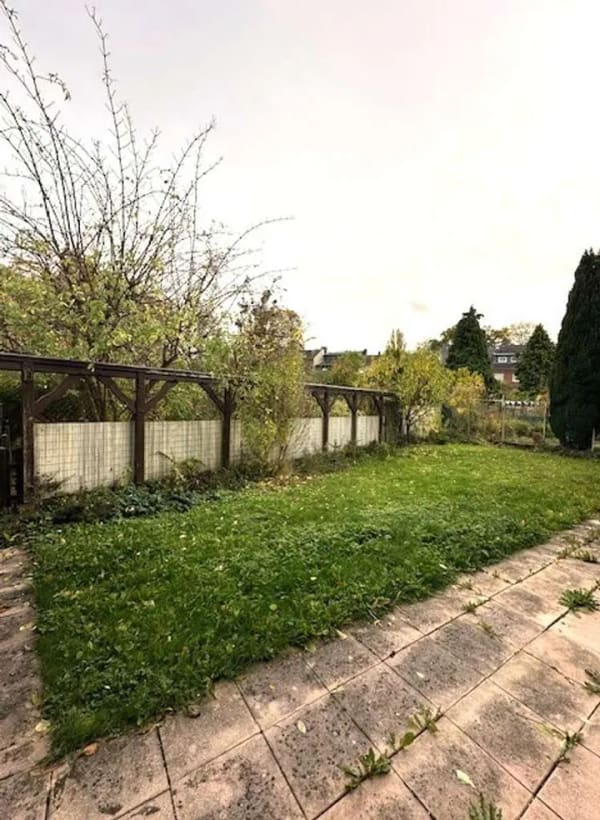 Immobilie in Düren - Solides Dreifamilienhaus mit 3 Garagen und viel Nutzfläche - Bild 4