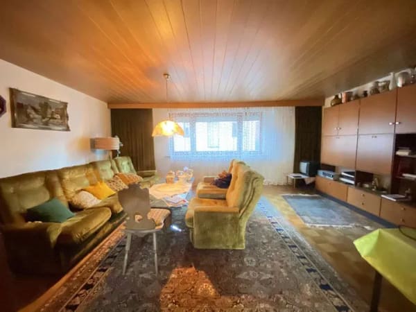 Immobilie in Denkendorf - 2-Familienhaus mit viel Platz, Aussicht und großem Garten  - Bild 2