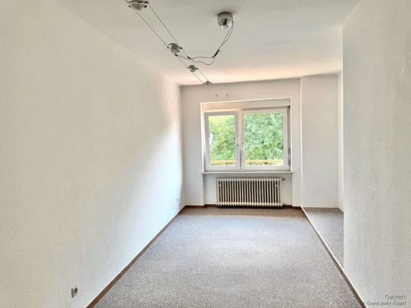 Immobilie in Feldkirchen-Westerham - Helle, großzügige 4-Zimmer-Wohnung mit 2 Balkonen in ruhiger, grüner Lage - Bild 1