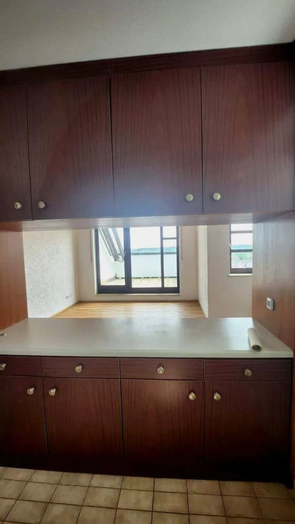 Immobilie in Altdorf - großzügiges, ruhiges Ein-Zimmer-Appartement mit Fernblick in Altdorf/LA - Bild 2
