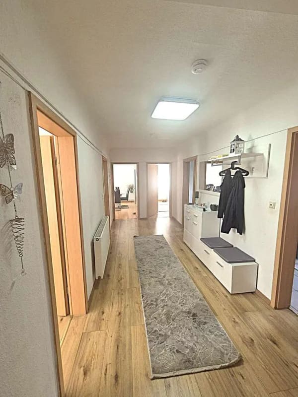 Immobilie in Kirchheim unter Teck - **5-Zimmer-Wohnung in Toplage von Kirchheim unter Teck mit viel Platz für die Familie** - Bild 2