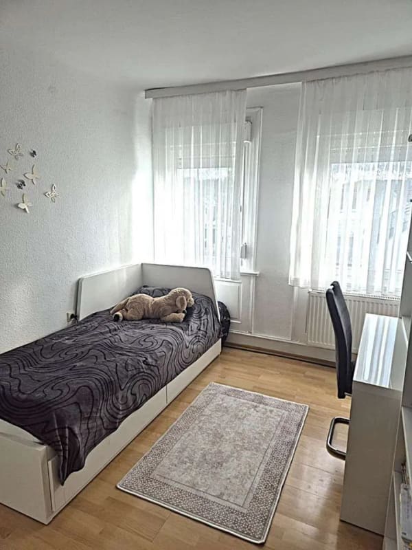 Immobilie in Kirchheim unter Teck - **5-Zimmer-Wohnung in Toplage von Kirchheim unter Teck mit viel Platz für die Familie** - Bild 4