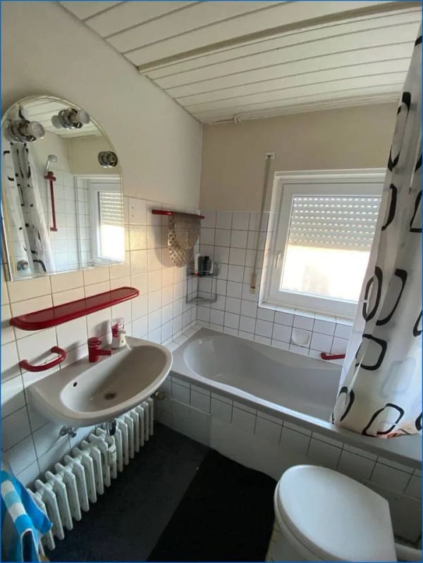 Immobilie in Radolfzell am Bodensee - Charmante 1,5-Zimmer-Wohnung in zentraler Lage von Radolfzell - mit Balkon, bereits vermietet. - Bild 2