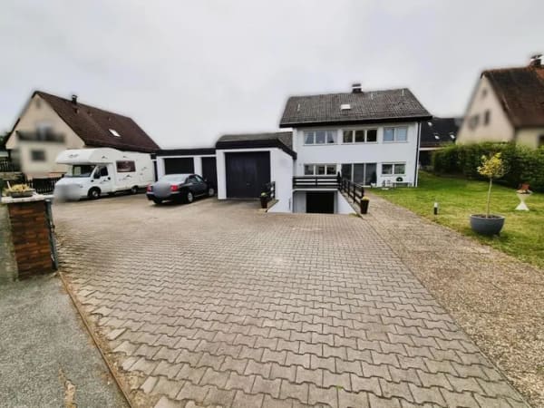 Immobilie in Röthenbach an der Pegnitz - James-Bond-Flair-Living - top instandgehalten auf großem Grund mit 7 Garagenstellplätzen - Bild 4