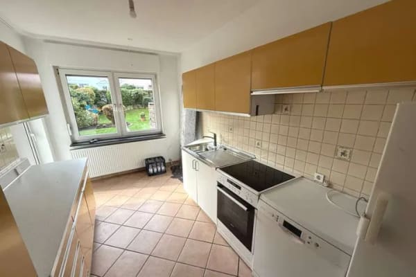 Immobilie in Schwalbach - Schwalbach: Reihenendhaus mit viel  Platz und großem Garten für Ihre Familie - Bild 2