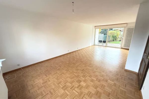 Immobilie in Schwalbach - Schwalbach: Reihenendhaus mit viel  Platz und großem Garten für Ihre Familie - Bild 4