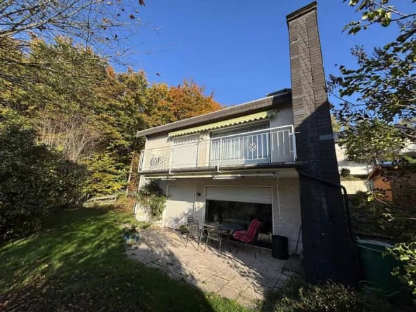 Immobilie in Bergneustadt - Freistehendes Einfamilienhaus in Höhenwohnlage – unverbaute Aussicht & direkter Waldrandzugang! - Bild 1