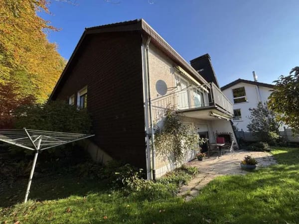 Immobilie in Bergneustadt - Freistehendes Einfamilienhaus in Höhenwohnlage – unverbaute Aussicht & direkter Waldrandzugang! - Bild 3
