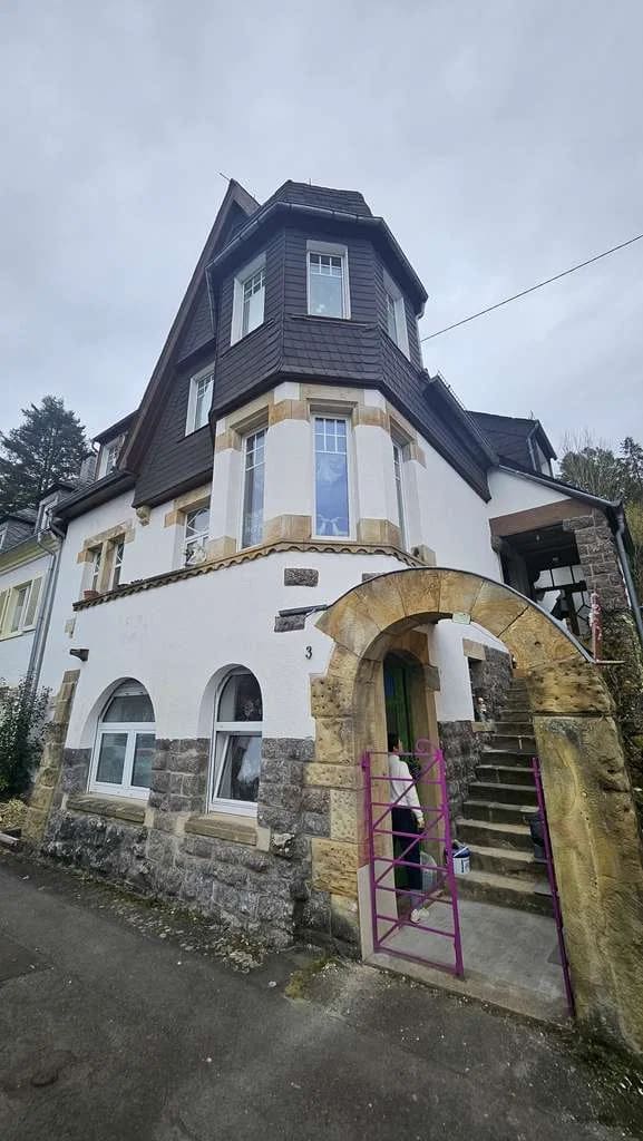 Immobilie in Idar-Oberstein - Charmante Villa im zeitlosen Stil – Großes Raumangebot für Familie & Visionen - Bild 0