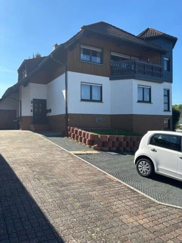Immobilie in Steinau an der Straße - Attraktives Zweifamilienhaus in traumhafter Lage mit großem Grundstück.  1 Wohnung steht leer ! - Bild 3