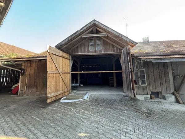 Immobilie in Ringelai - Perfekt für die Familie - ehemaliges Bauernhaus mit Innenhofcharakter in ruhiger Dorflage - Bild 1