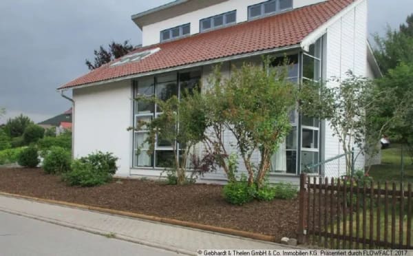 Immobilie in Grabfeld - Vielseitiges Haus mit Potenzial in ruhiger Lage von Jüchsen - Bild 1